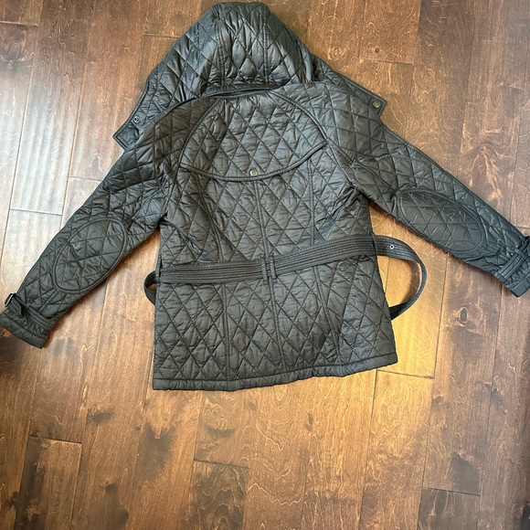 Burberry Brit Finsbridge Short Quilted Jacket - Picture 6 of 8